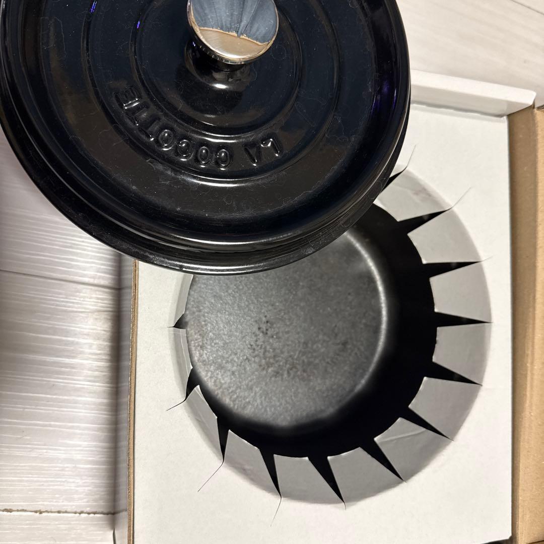 【staub】ピコ・ココット　ラウンド　シャイニーブラック　20cm