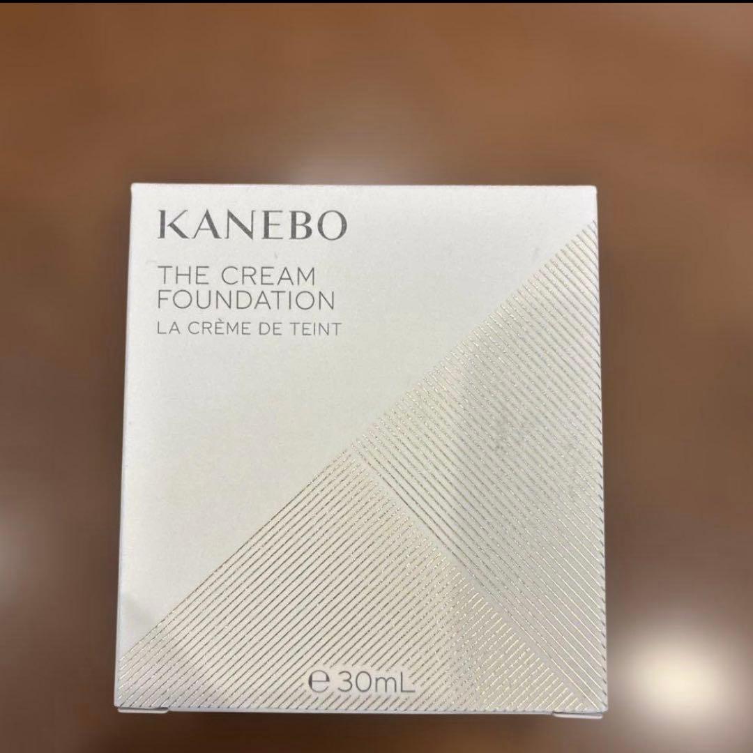 ジェネレイティングエッシェンシャル&ザクリームファンデーションまとめ売り