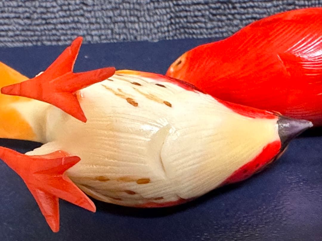 置物　根付　鳥カラフル 2匹　天然素材　マンモス　象牙風 骨董　美術品