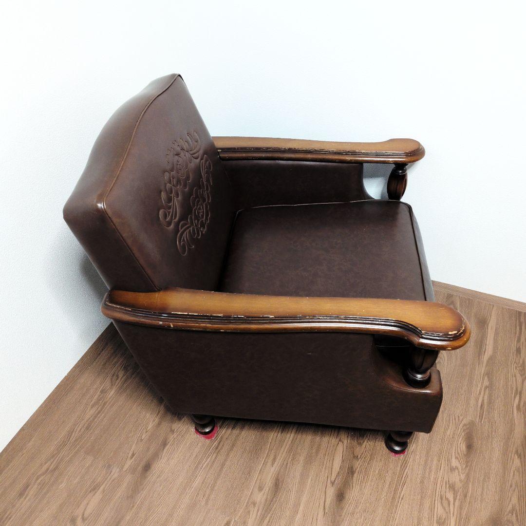 カリモク 1人掛けソファ 本革風 彫刻アーム ヴィンテージ