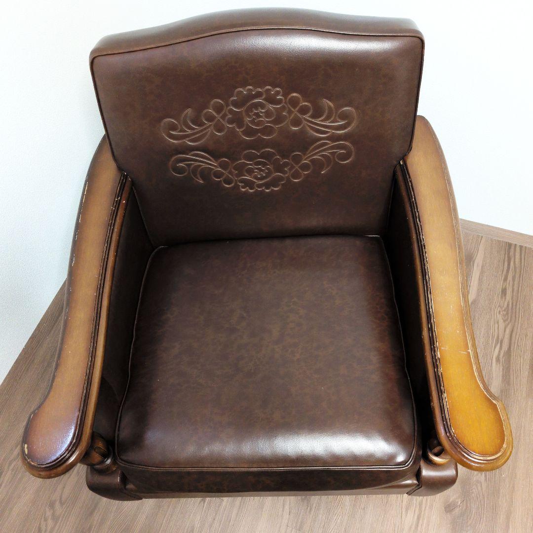 カリモク 1人掛けソファ 本革風 彫刻アーム ヴィンテージ