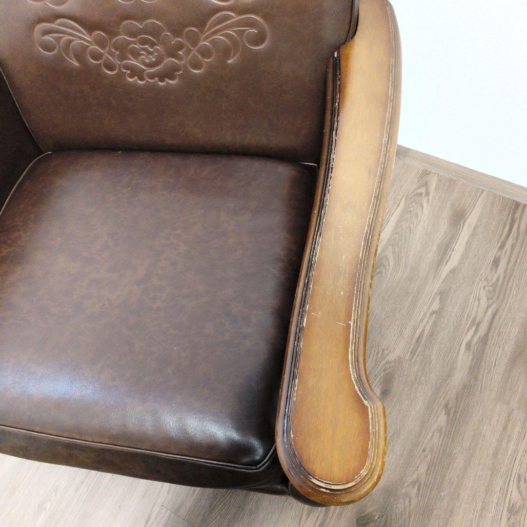 カリモク 1人掛けソファ 本革風 彫刻アーム ヴィンテージ