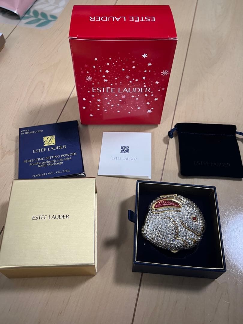 希少品 エスティローダー うさぎ　コンパクト キラキラ