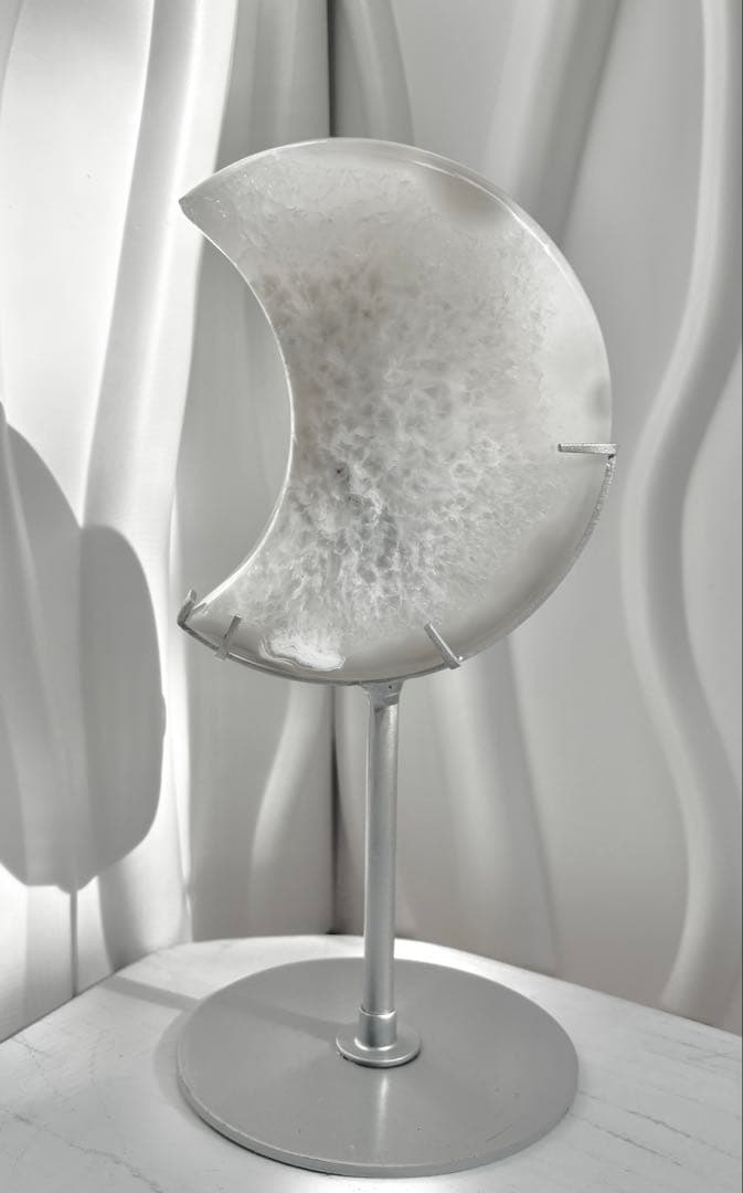 《希少・高品質✰》二回結晶の白月✧シュガークォーツ月型・台座付　クリアクォーツ