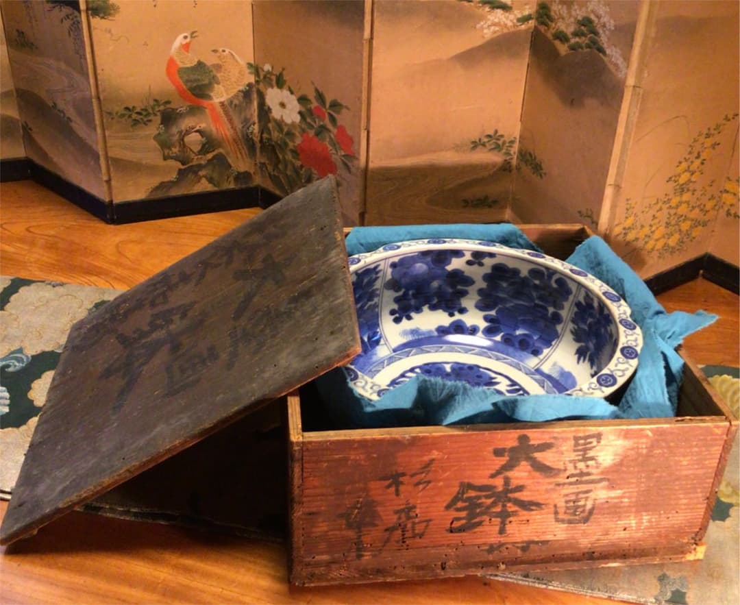 A554 古伊万里　染付　牡丹に山茶花紋様　輪花型　大鉢　　1客