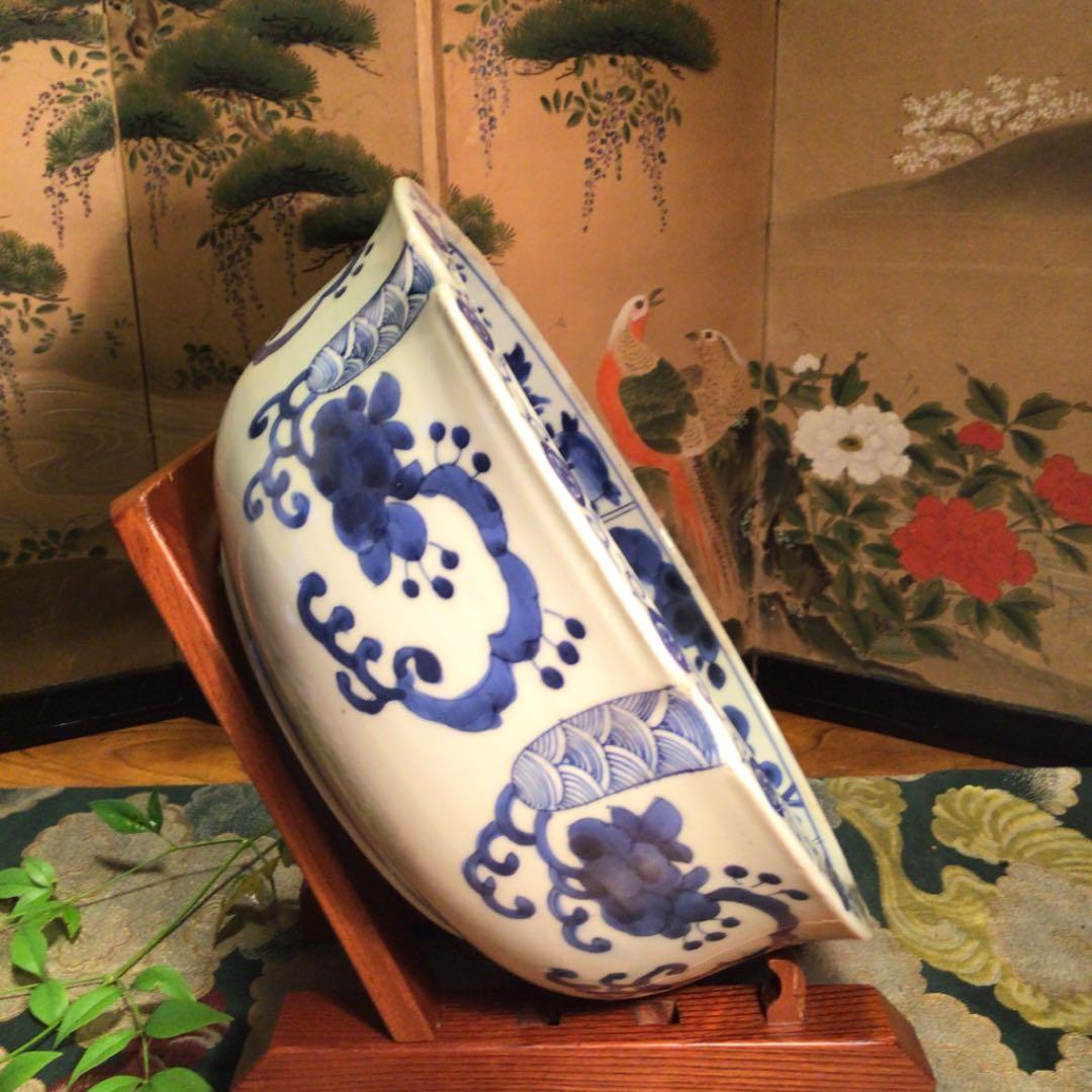 A554 古伊万里　染付　牡丹に山茶花紋様　輪花型　大鉢　　1客