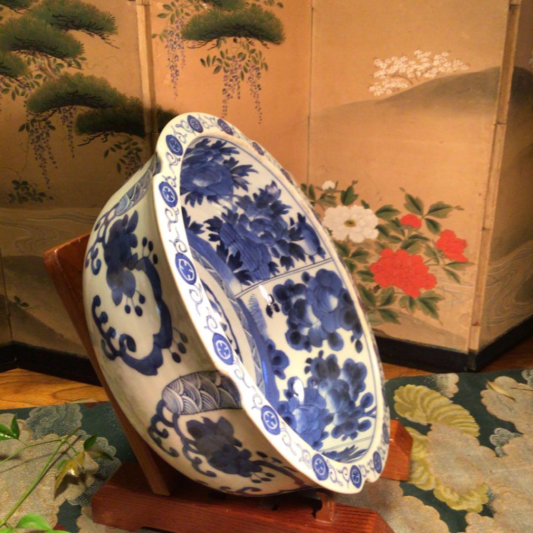 A554 古伊万里　染付　牡丹に山茶花紋様　輪花型　大鉢　　1客