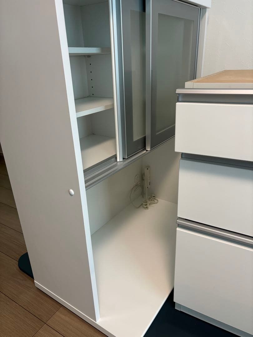 ニトリ　ホワイト スライド扉 食器棚