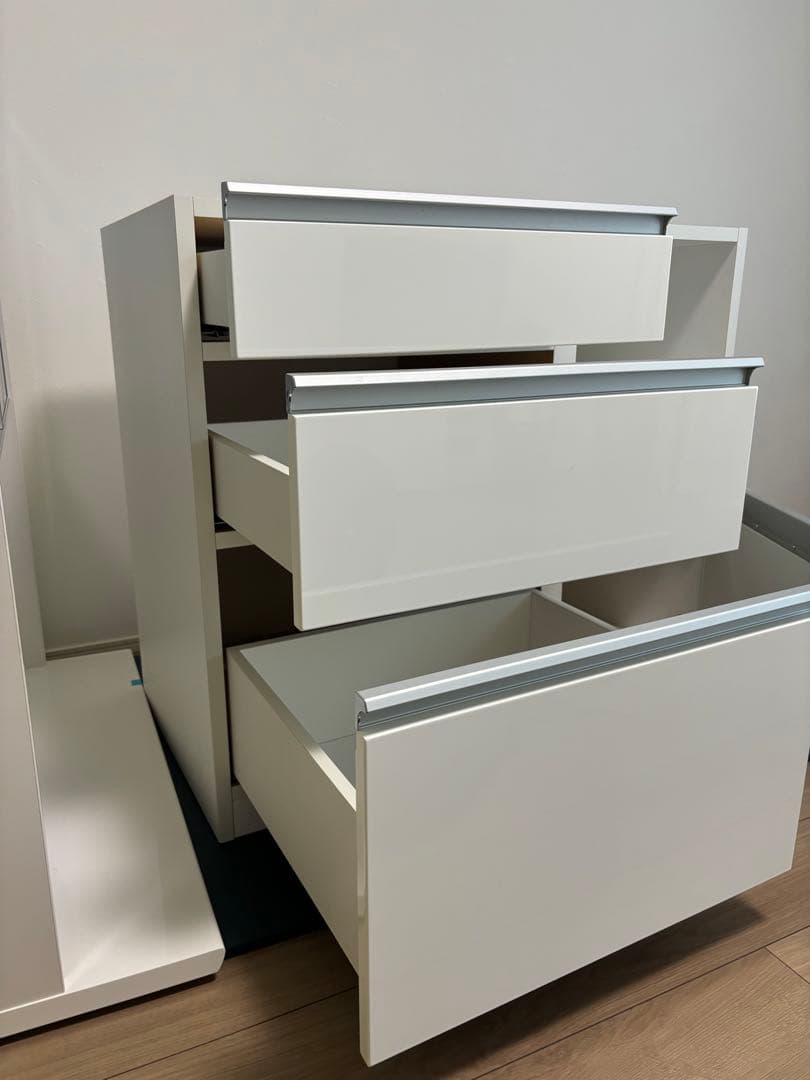 ニトリ　ホワイト スライド扉 食器棚