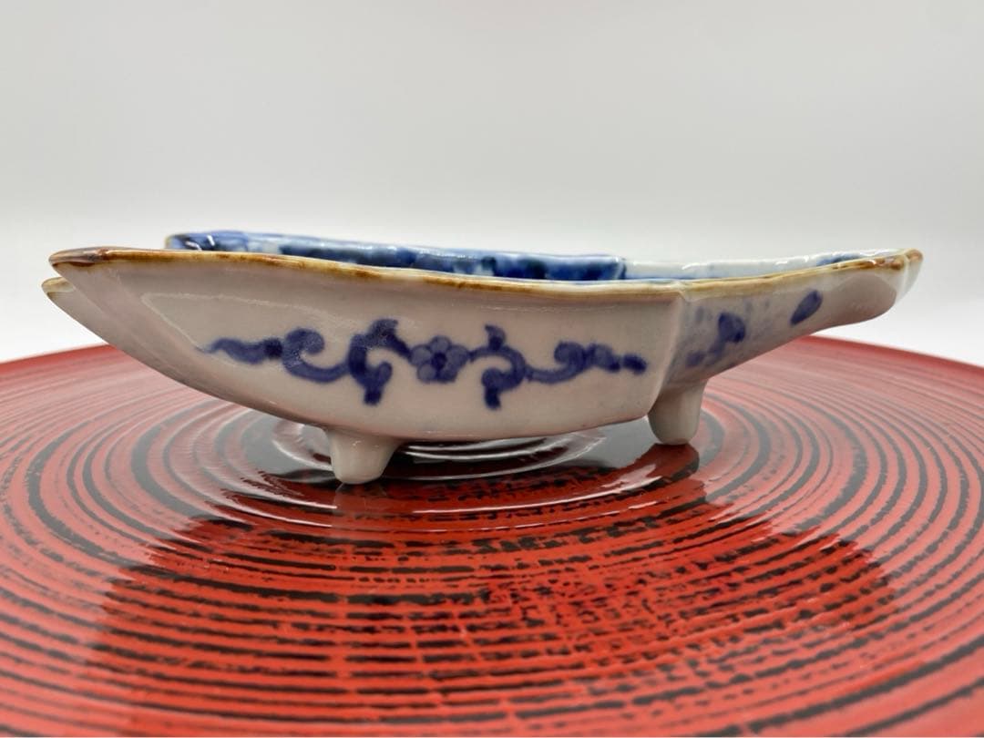 【☆素敵なお品☆】【新品】有田焼福泉窯　染付濃桜詰め扇形三ツ足向付 日本料理