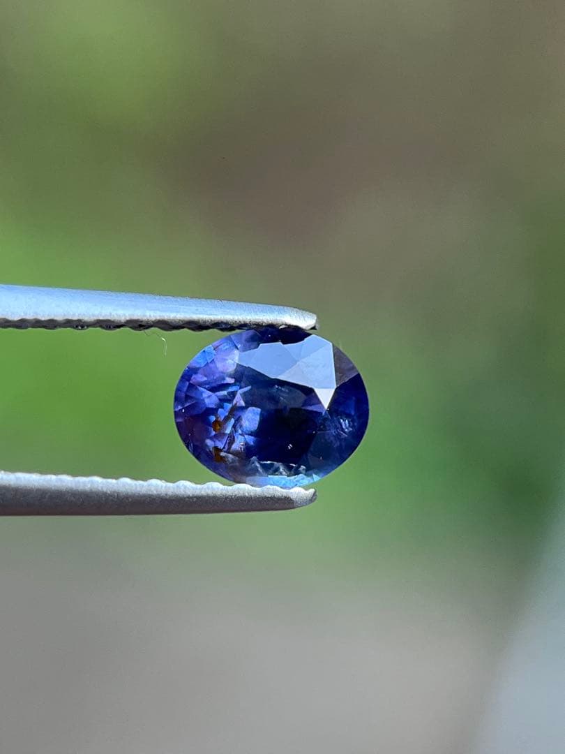 ブルーサファイアblue sapphire 0.76ct スリランカ産 C191