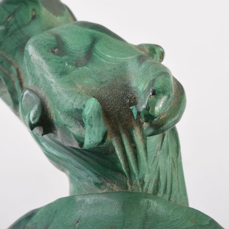 中国　玉石孔雀石マラカイト彫刻　神獣　置物　約896g　唐木台付　V　9009