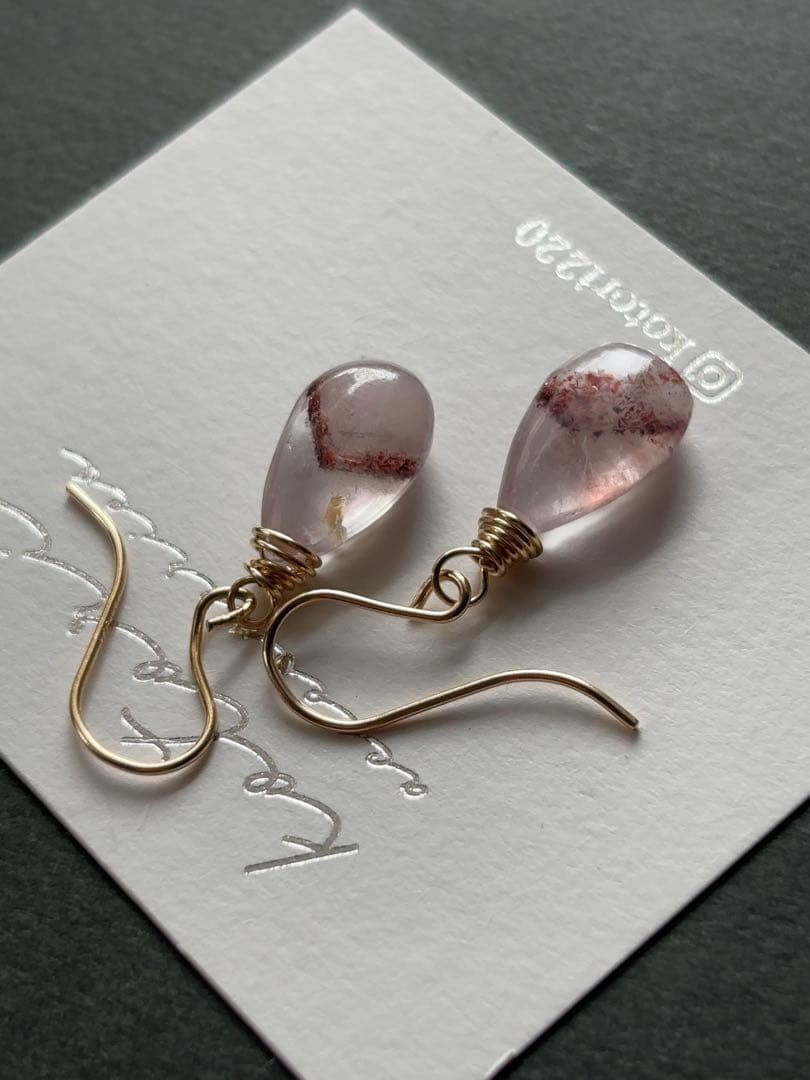 レッドファントムクォーツピアス A3