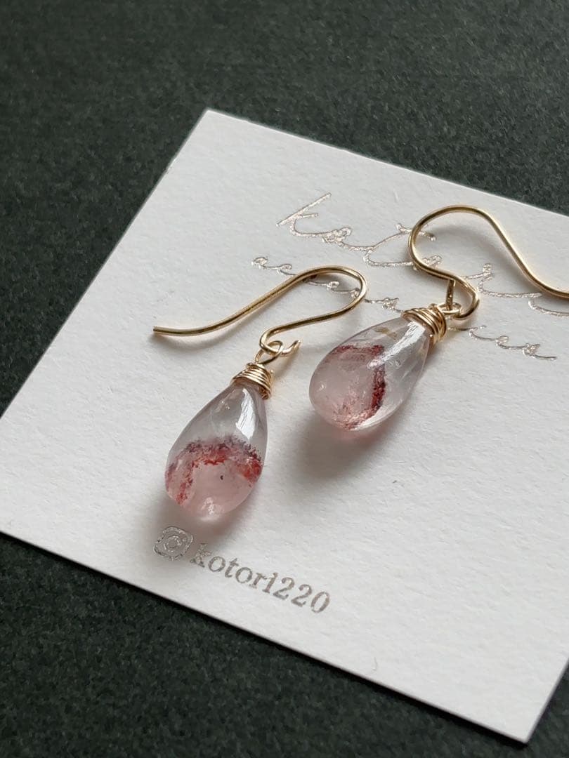 レッドファントムクォーツピアス A3