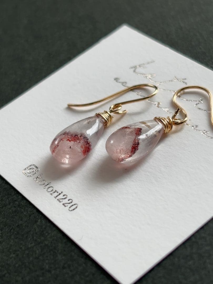 レッドファントムクォーツピアス A3