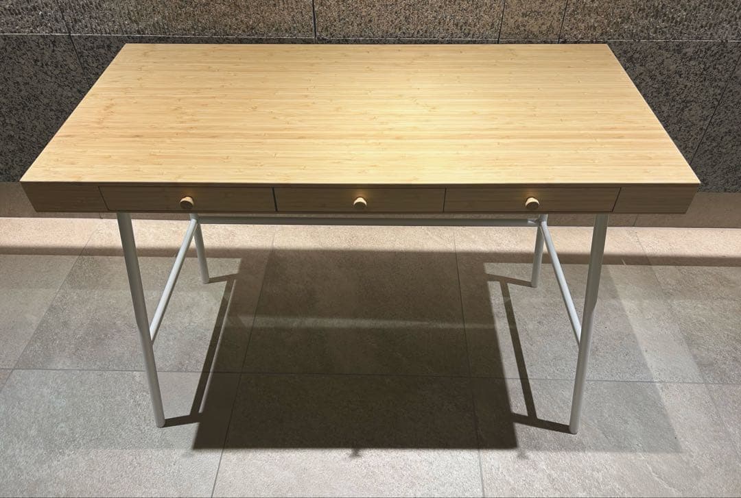 【最新デザイン】IKEA リルオーセン　パソコンデスク