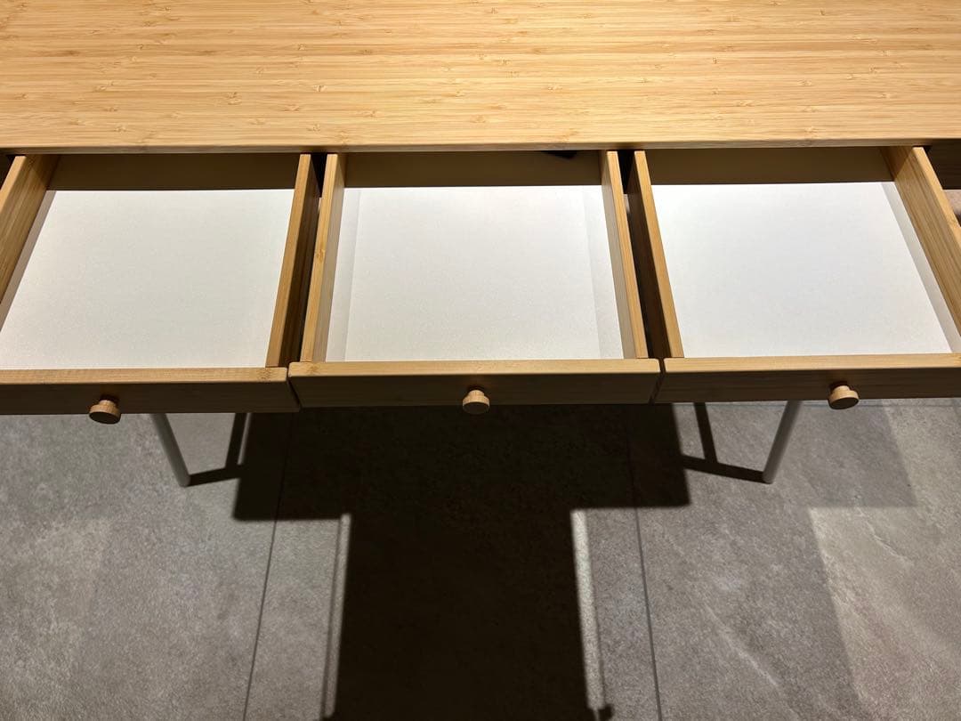 【最新デザイン】IKEA リルオーセン　パソコンデスク