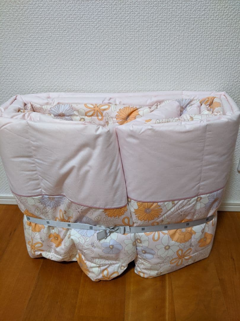 【日本製】GIVENCHY ダウンケット ダウン70％フェザー30％