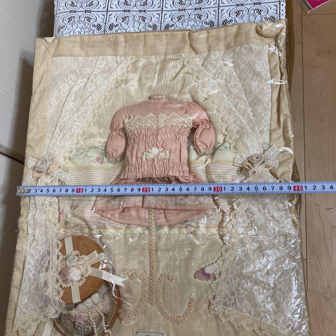 イマン　マリカ　トルソーコラージュ