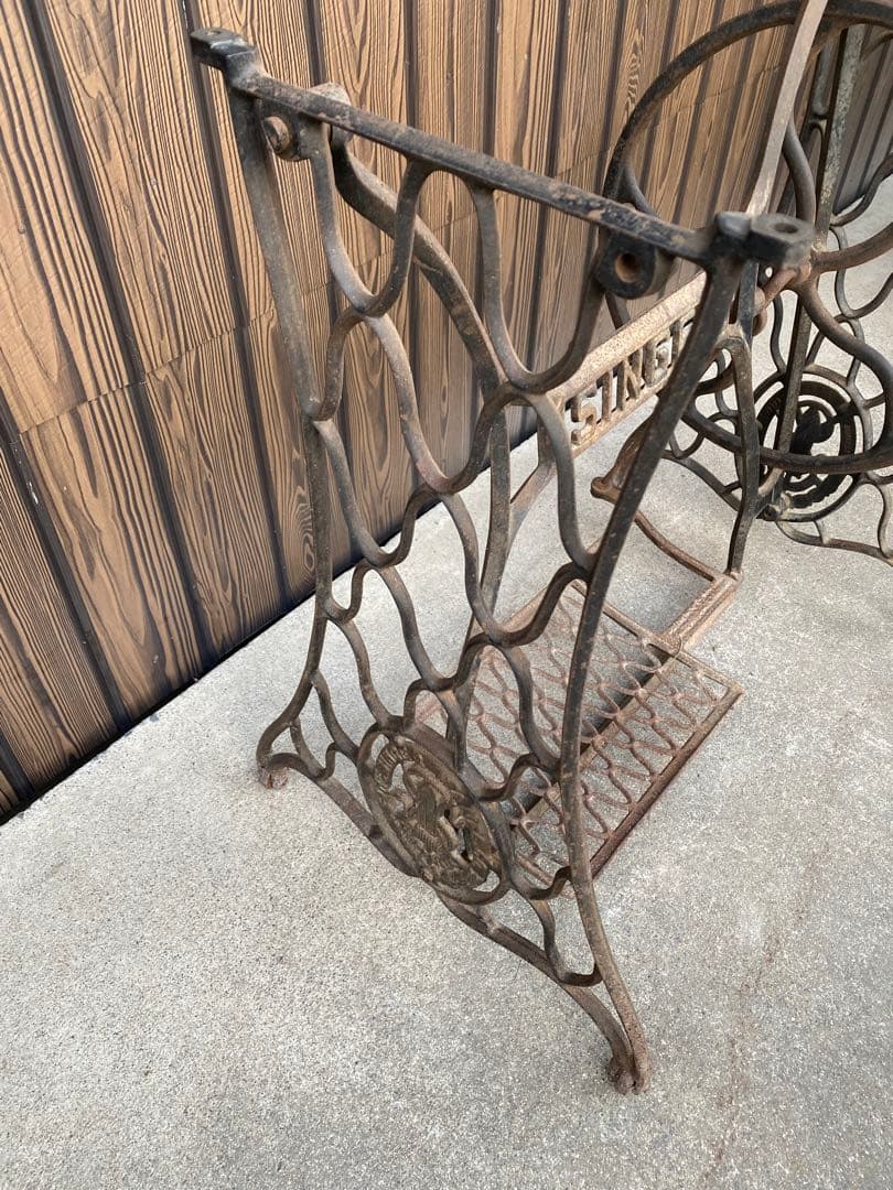 アンティークミシン　脚テーブル　SINGER 足踏みミシン　網目　鉄脚　レア