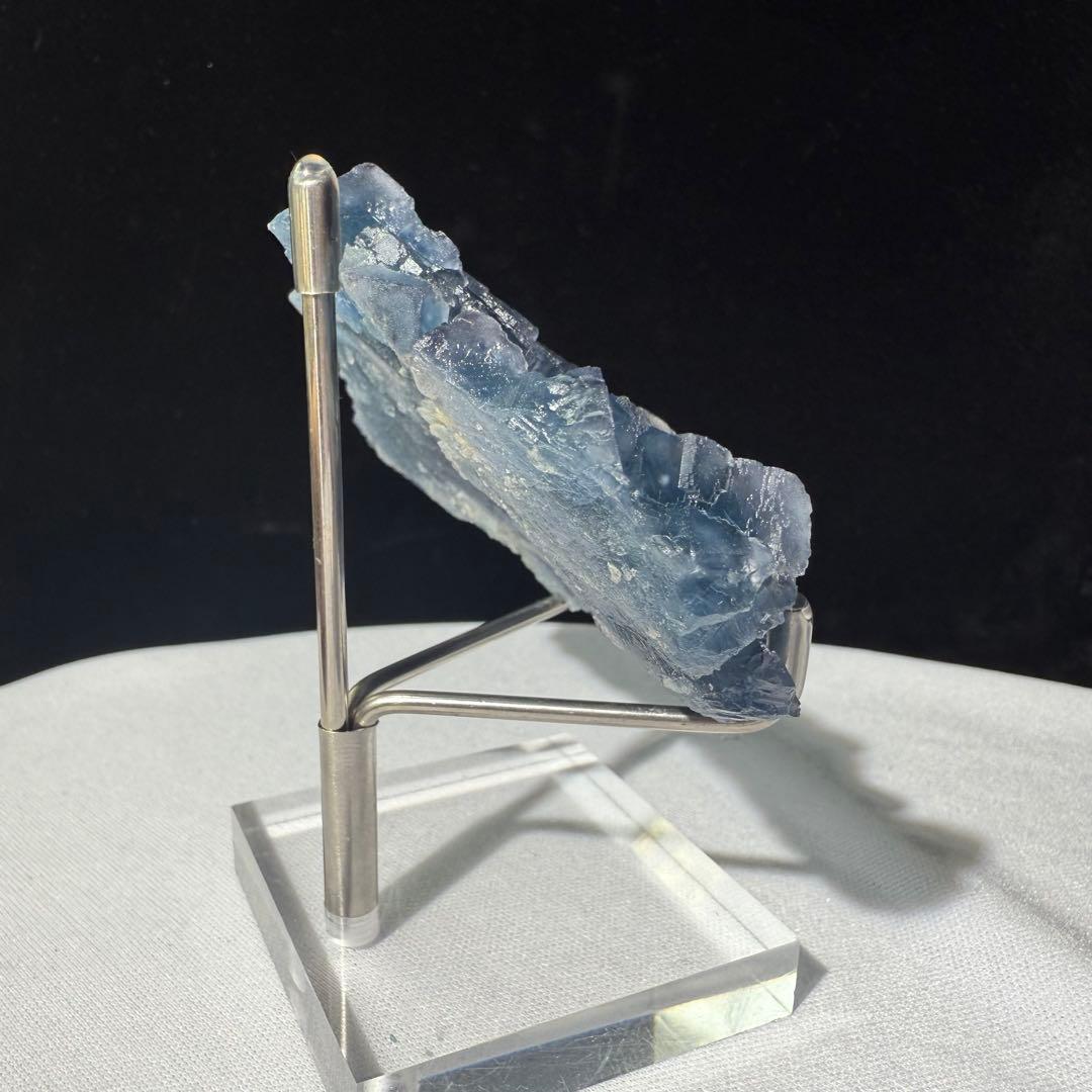 天然石ブルーフローライトの原石　置物　鉱物NO.072003