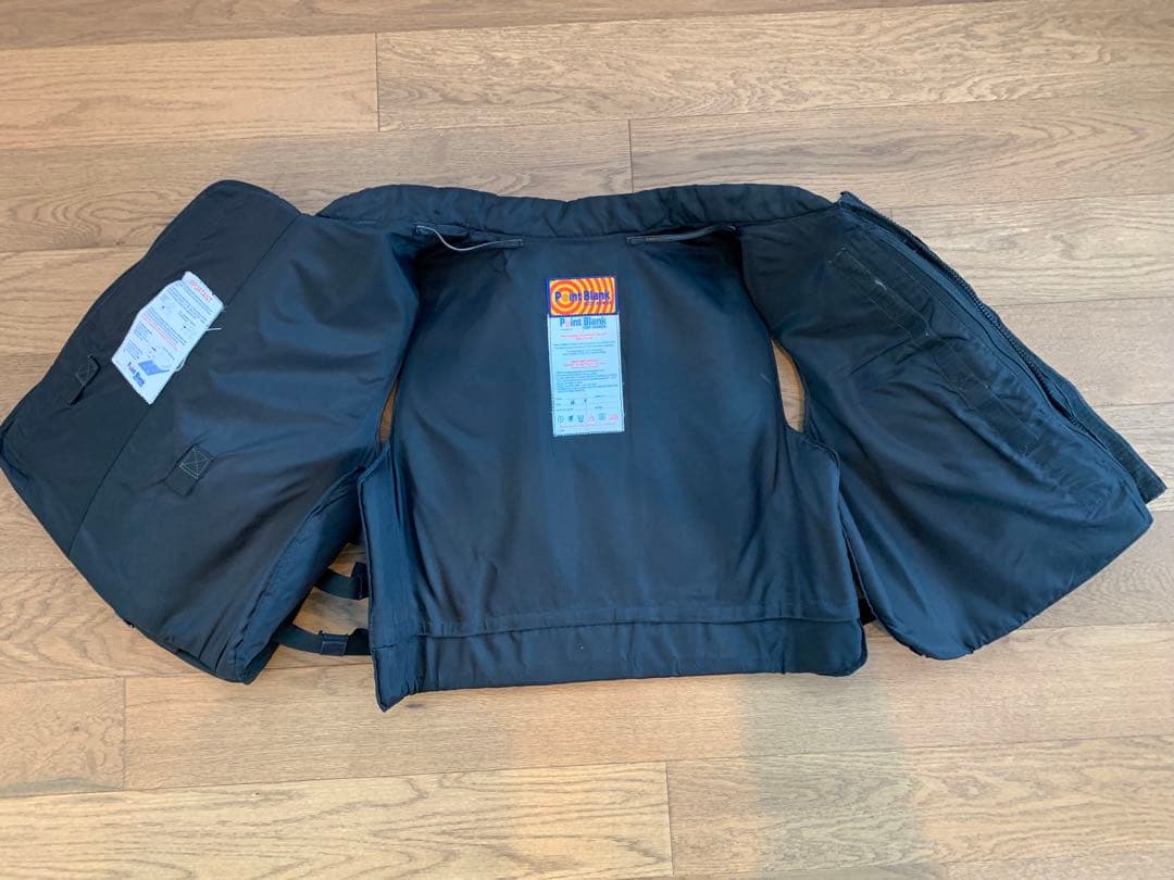 激レア 実物 ポイントブランク ベスト&サファリランド ショルダーアーマーセット