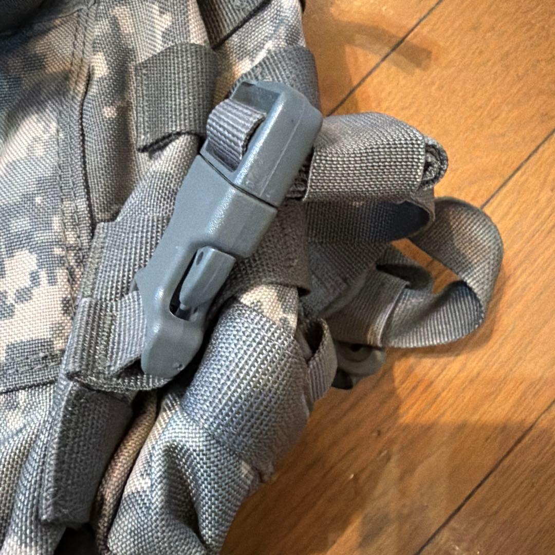 軍支給品 未使用品 使用感ゼロ 本物アサルトパック MOLLEⅡ
