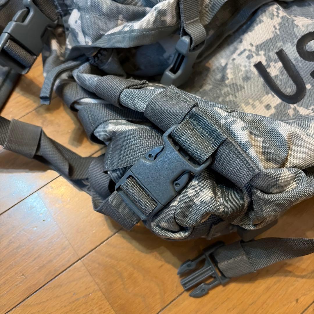 軍支給品 未使用品 使用感ゼロ 本物アサルトパック MOLLEⅡ