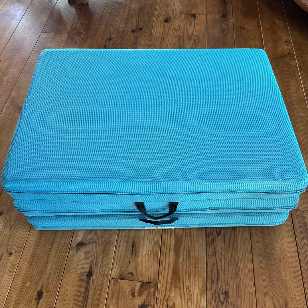 Magniflex マニフレックス　三つ折り　シングルマットレス ブルー