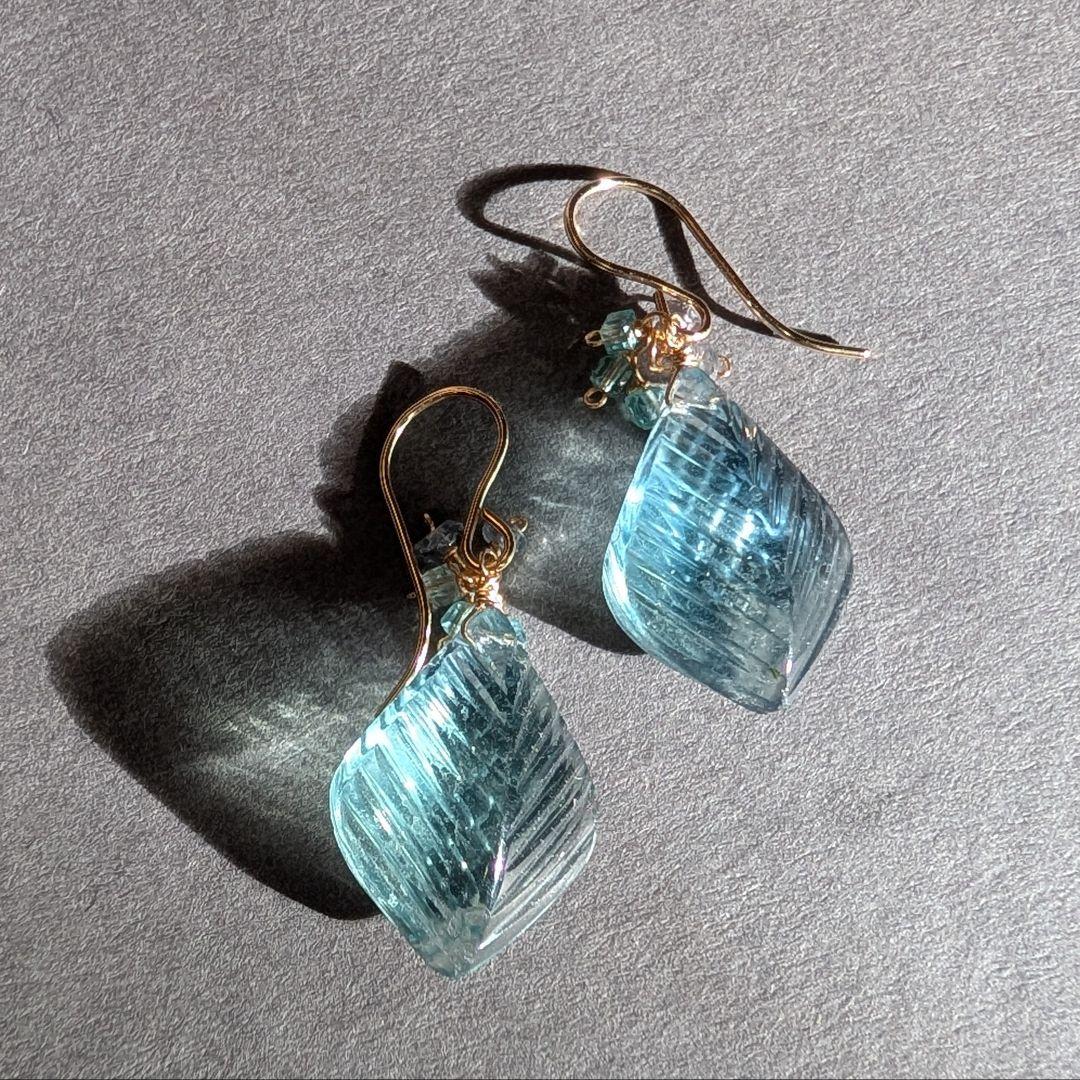 のんたん様 1点物✧︎フローライト リーフカービングピアス