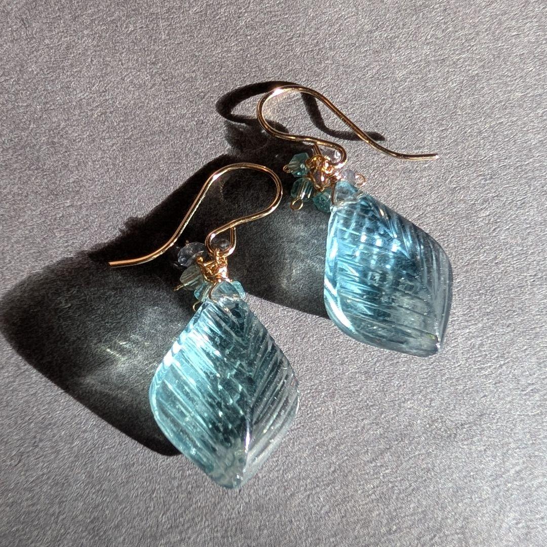 のんたん様 1点物✧︎フローライト リーフカービングピアス