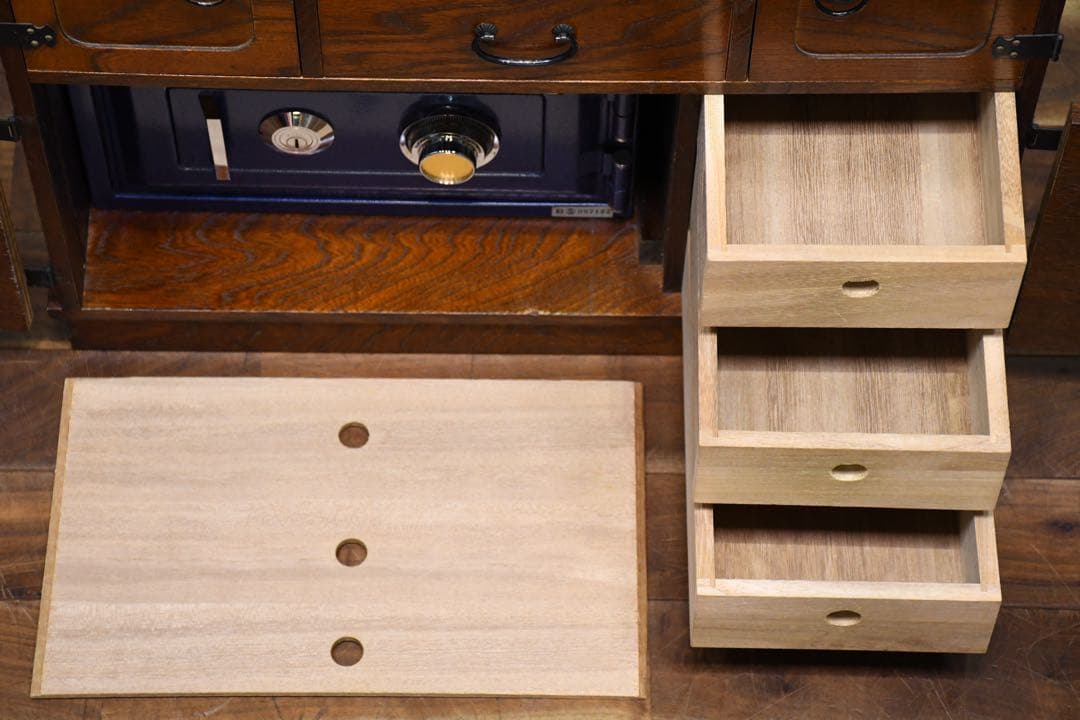 EFK22 民芸家具調 からくり箪笥 金庫付き 隠し抽斗 ケヤキ/欅杢目 小