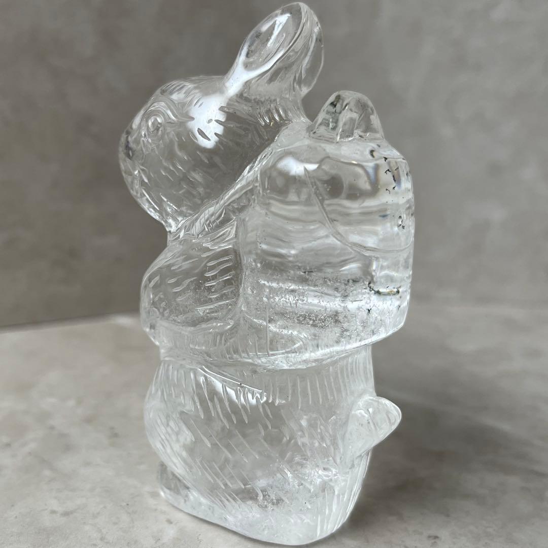 うさぎ　ガーデンクォーツ　手彫り　１点物　天然石