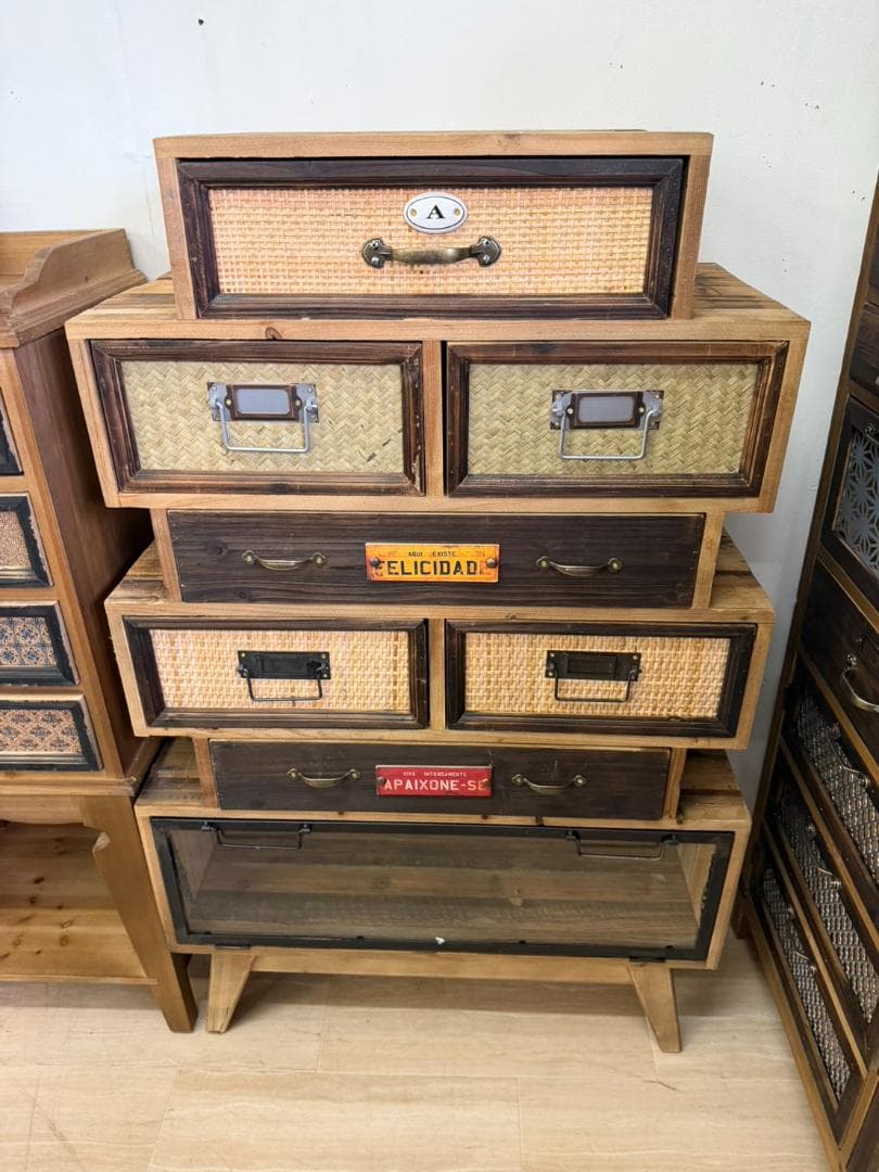 チェスト　リビングボード　アンティーク　ヴィンテージ　棚　ラック　収納　引出　木