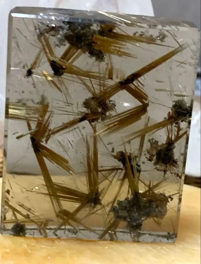 太陽放射ルチル　ケース付　46mm✖️37mm 厚さ10mm