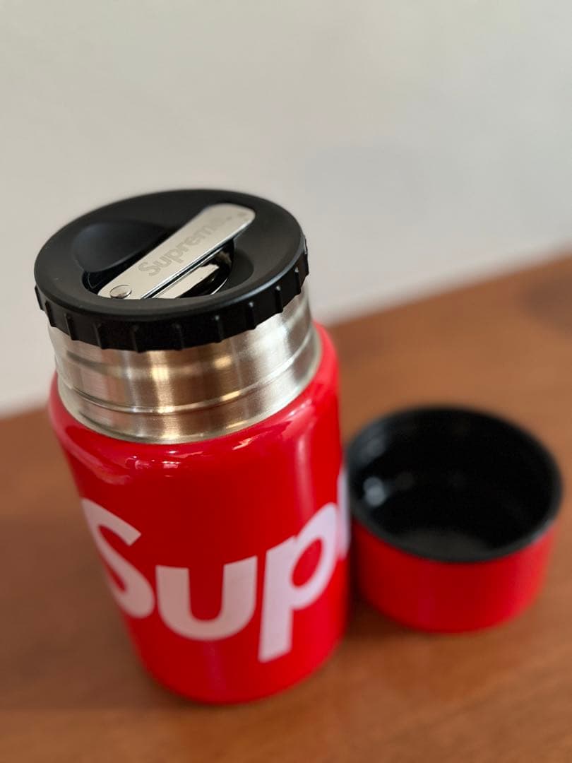 希少！Supreme SIGG / 0.75L フードジャー \"Red\"