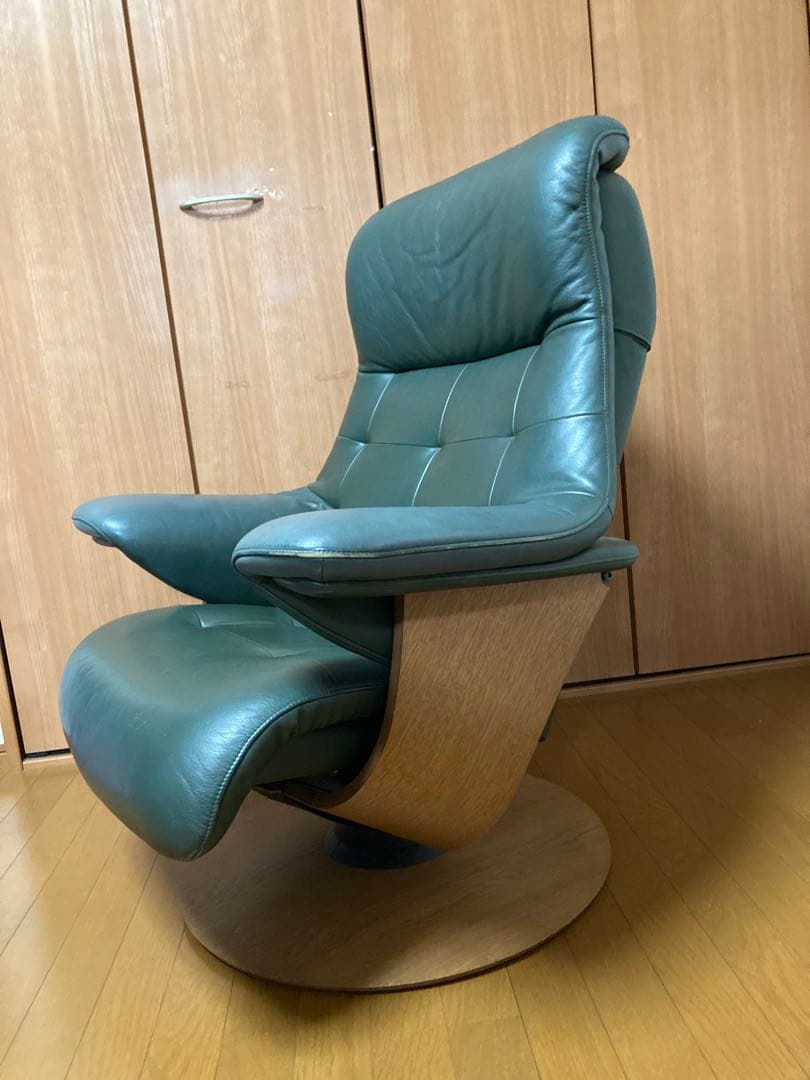 カリモク 「ザ・ファースト」 本革 リクライニングチェア