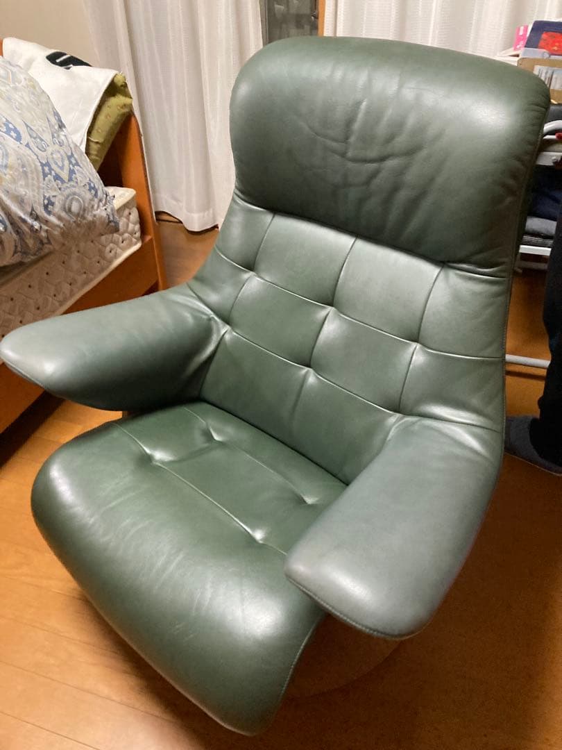 カリモク 「ザ・ファースト」 本革 リクライニングチェア