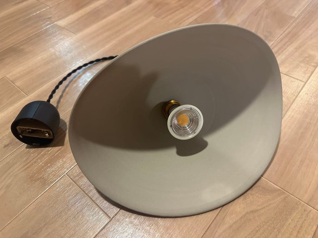 【値下げ予定なし】3RD CERAMICS ペンダントランプ　グレー