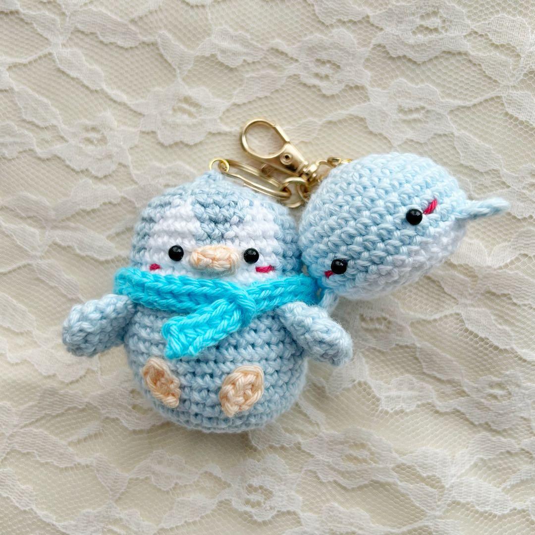 仲良しペンギンとぐじらのあみぐるみ☆ハンドメイド 編みぐるみ - メルカリ