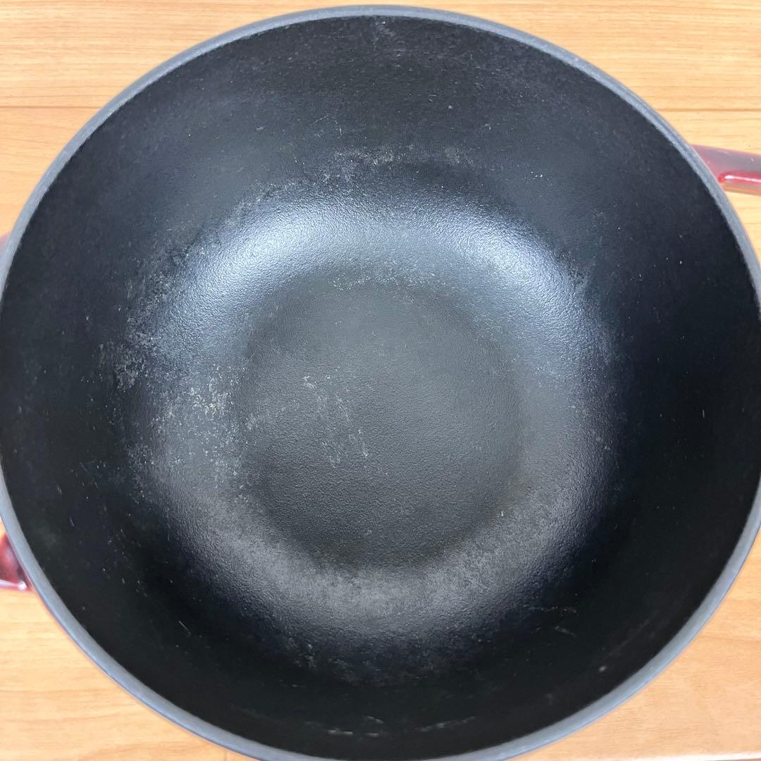 【良品】STAUB ストウブ ココット ラウンド 18cm 両手鍋 ボルドー系