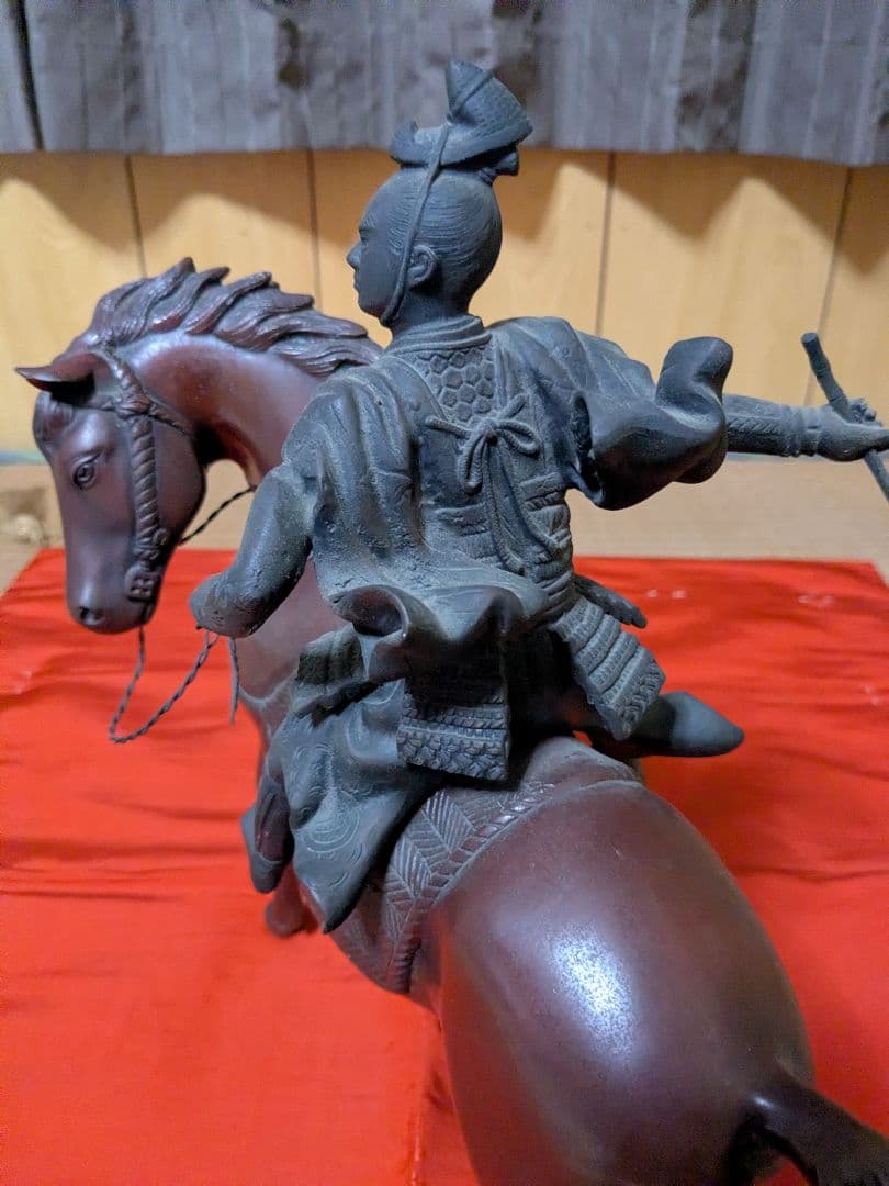 金工秀正造銅製騎馬武者像、超細密彫り、時代物！（干支の馬とは出来が