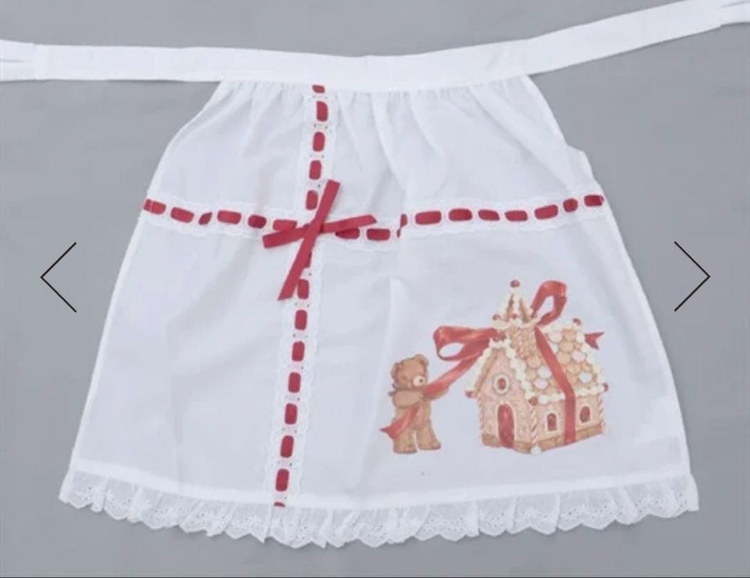 axes femme kawaiiお菓子の家プリントエプロン（シロ）