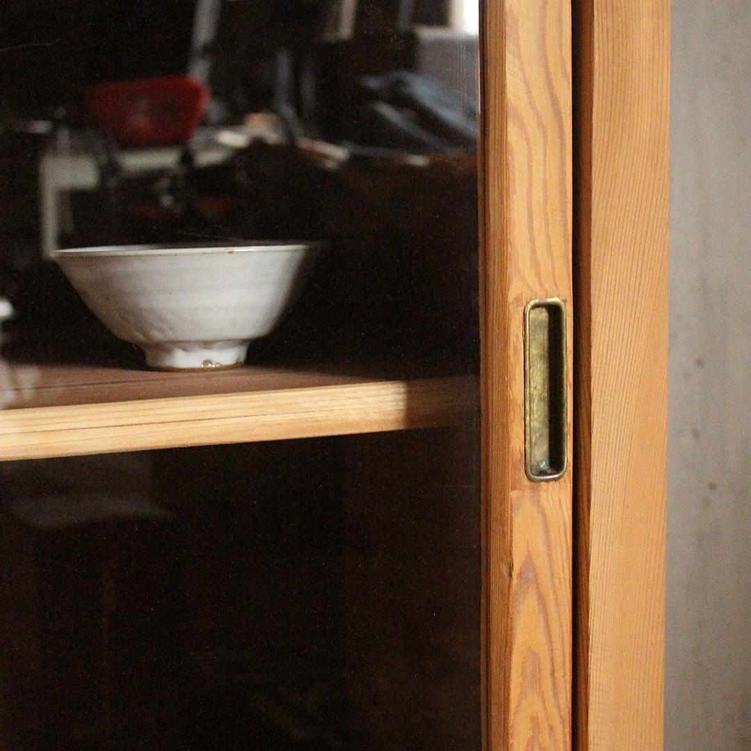 古い木枠のガラス戸棚　引き出し3杯　水屋
