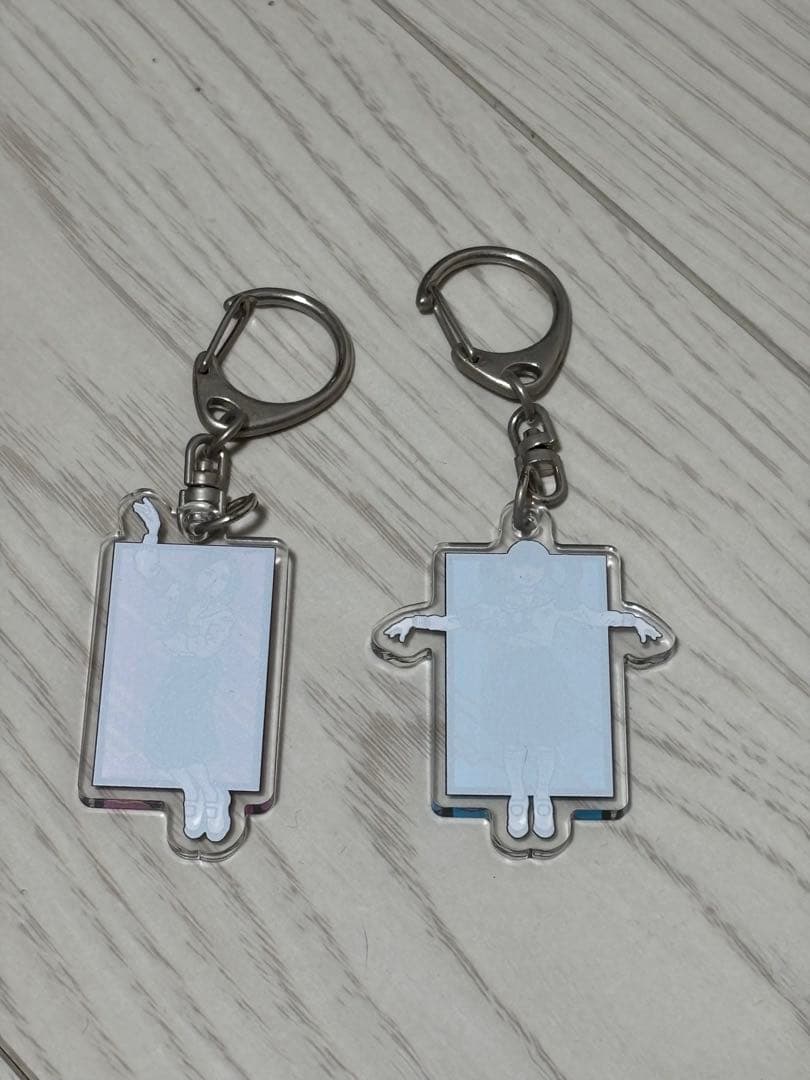 新しい学校のリーダーズ キーホルダー 2つセット - メルカリ