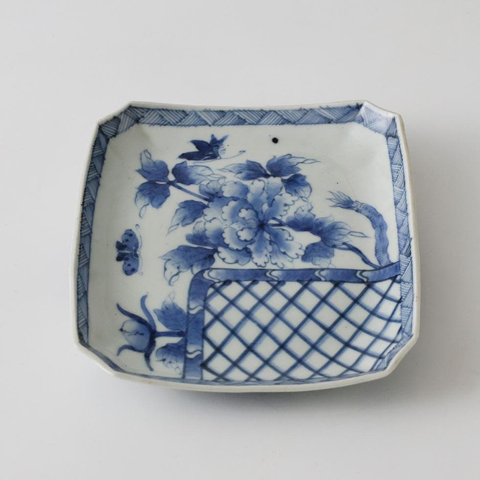 江戸後期幕末 明治時代 古伊万里 有田焼 染付 花蝶図 角切四方皿 時代箱黄布