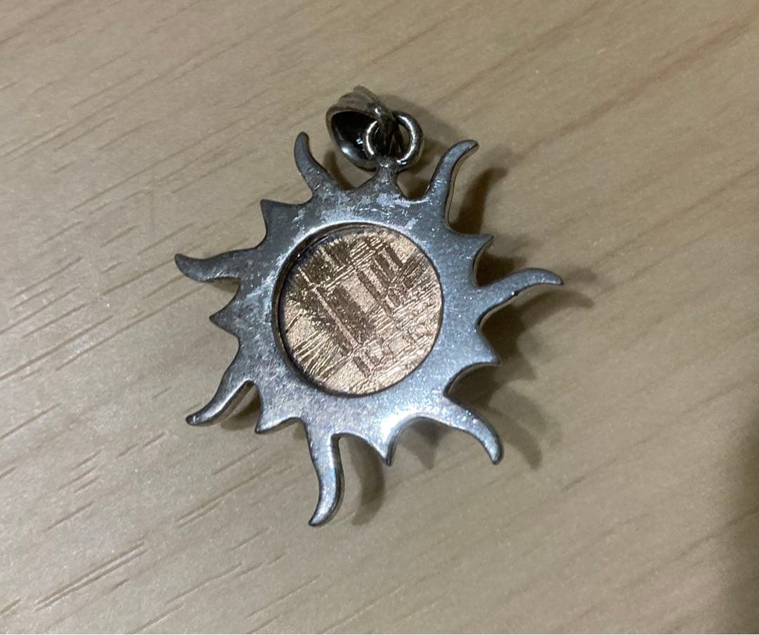 ギベオン 隕石　ピンクゴールド 太陽型　ペンダントトップ