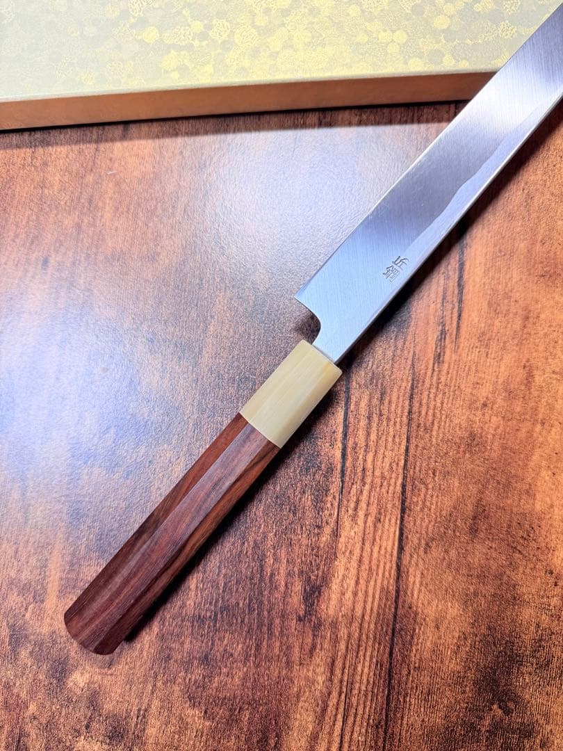 【堺打刃物】蛸引 先丸　包丁　8寸　白二鋼　紫檀水牛八角柄