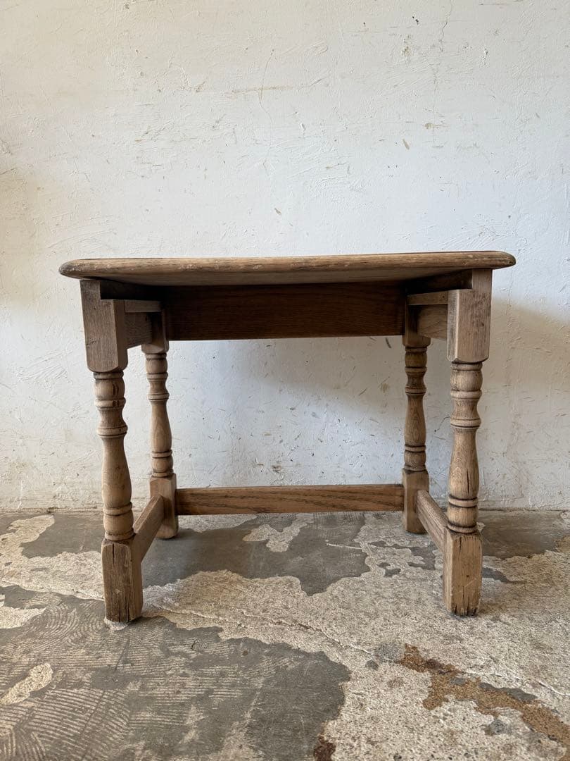 ビンテージ　サイドテーブル ベッドサイドテーブル　大