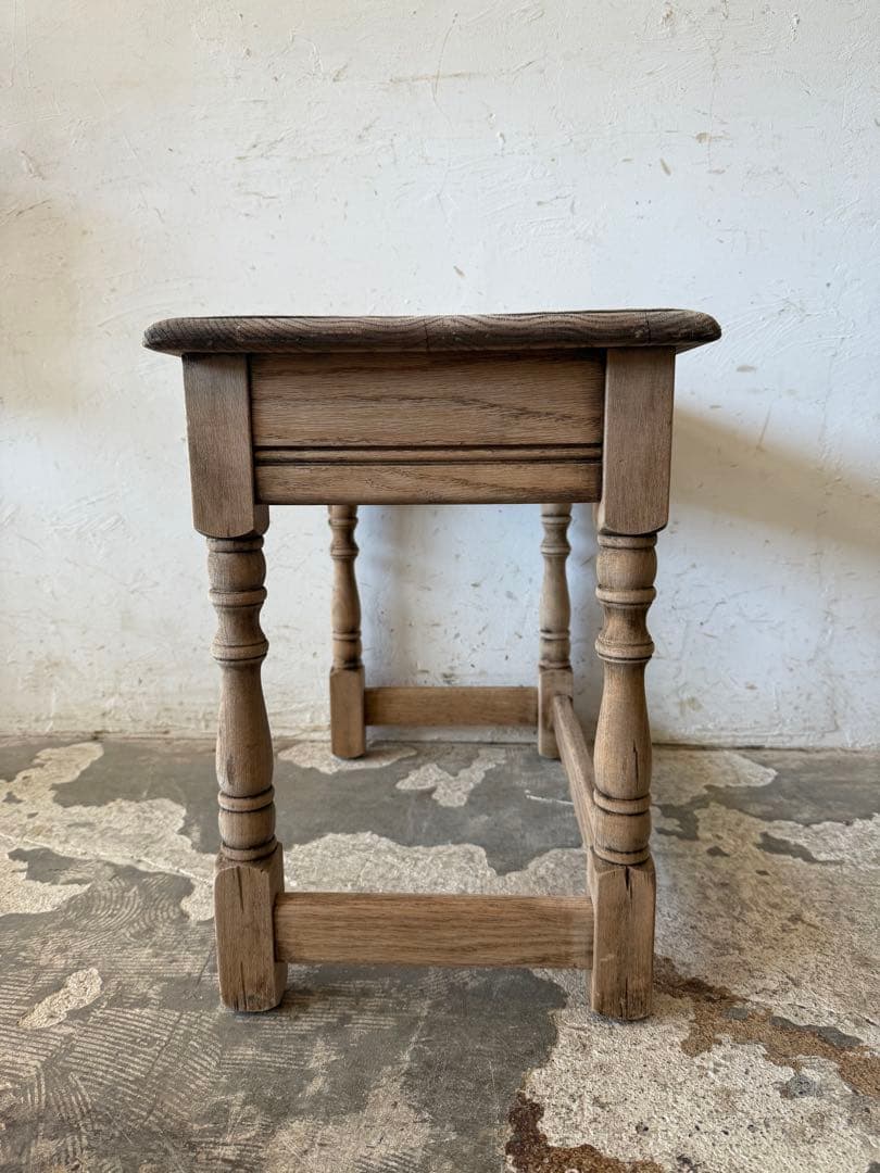 ビンテージ　サイドテーブル ベッドサイドテーブル　大